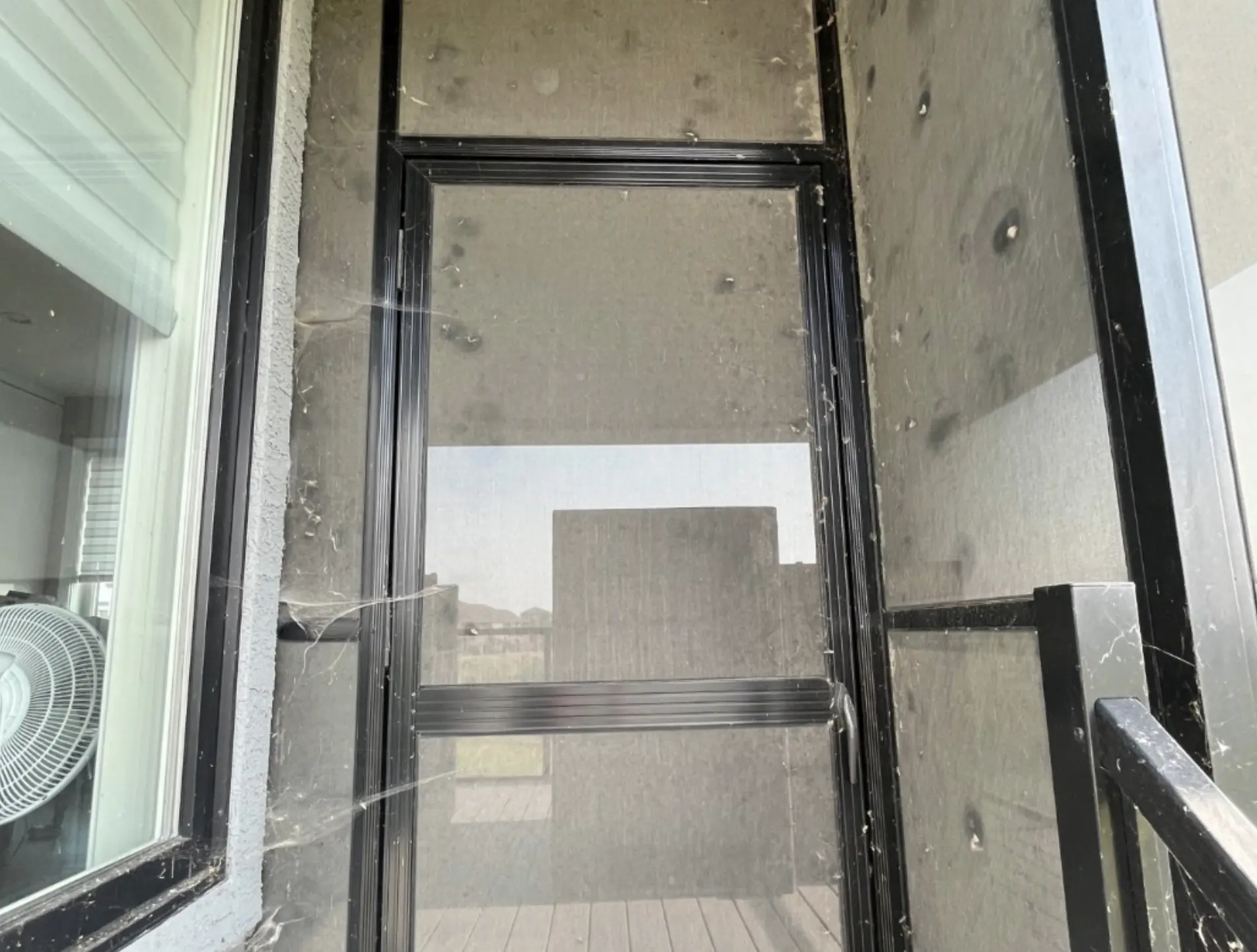 All Sesame | What solution do commercial window cleaners use? Commercial window cleaning Melbourne